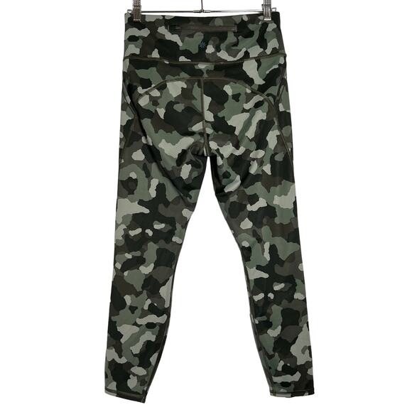 Athleta Lightning Camo 7/8 Tight Stash Pocket SIZE S Green Yoga Pants - Picture 3 of 12